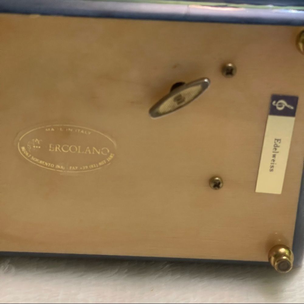 ERCOLANO Italian Jewelry musical box - Picture 13 of 14